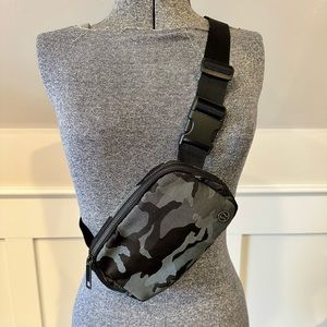 Lululemon | Everywhere Belt Bag 1L | Camo